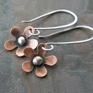 Brincos Metal Flor Minimalista Vintage Hippie Style